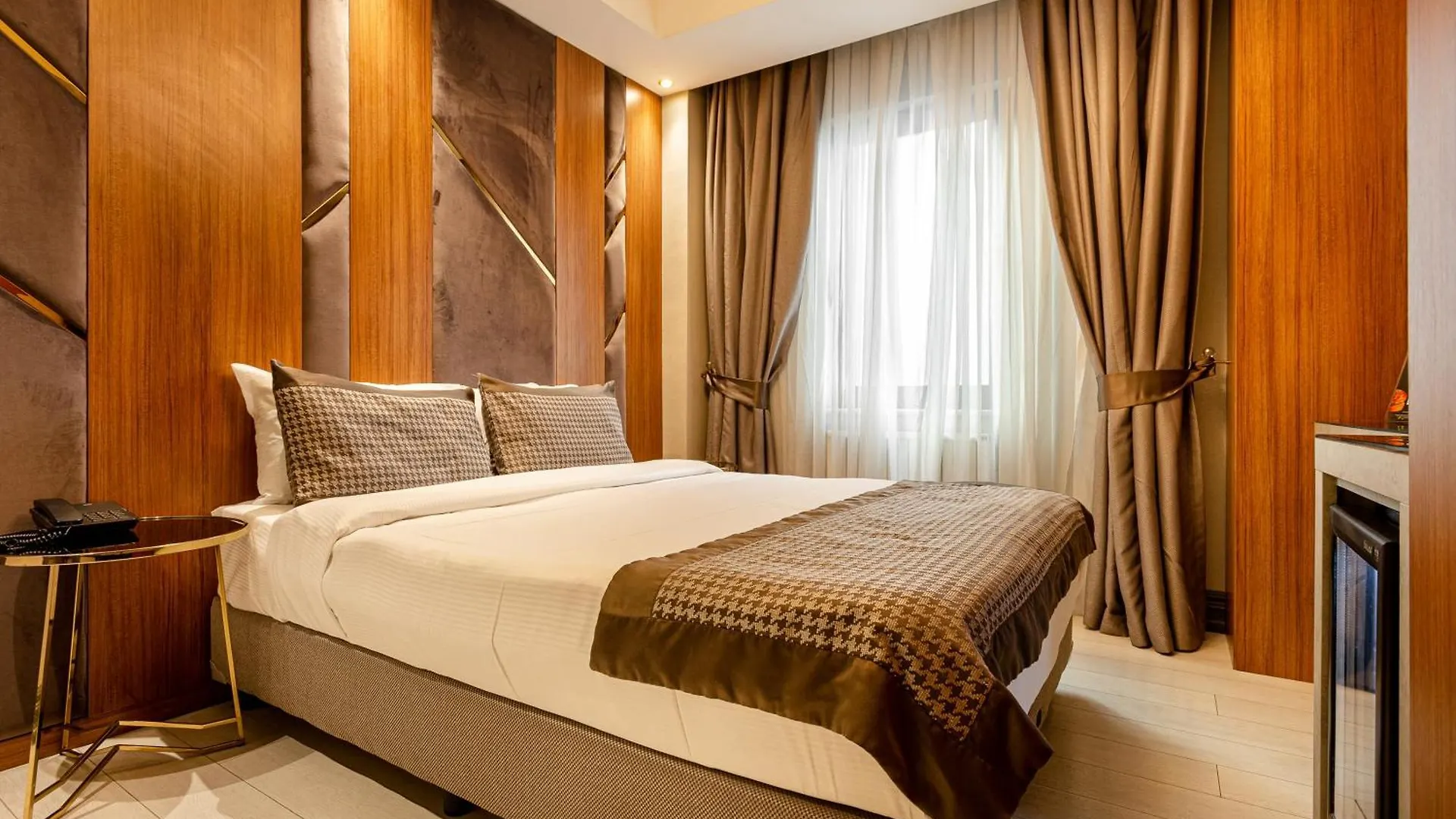 Santra Hotel Istanbul 2*,