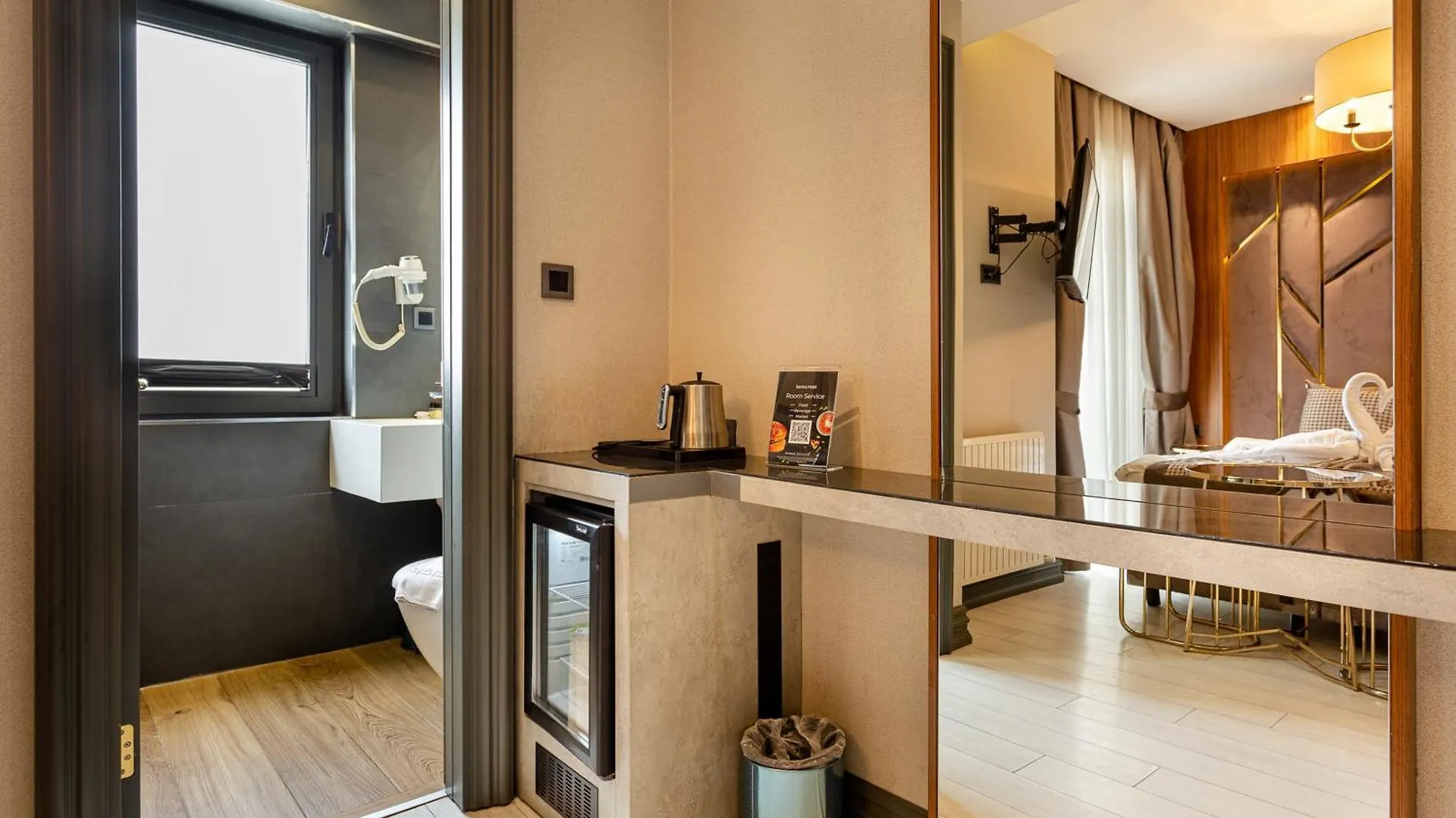 Santra Hotel Istanbul 2*,